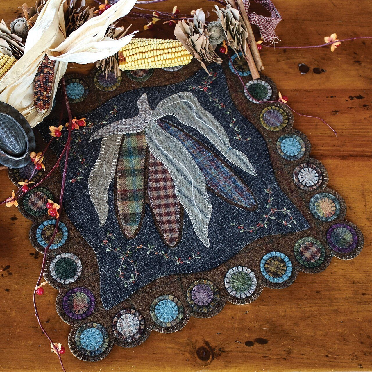 Wool Applique Heirlooms Book