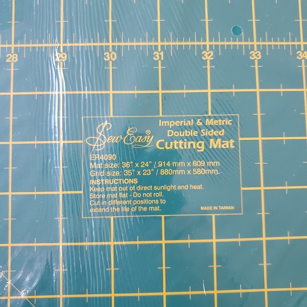 Sew Easy Cutting Mat 900 mm x 600 mm Large Size Self Healing